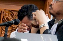 Kuat Ma&rsquo;ruf Menangis Dihadapan Ibunda Brigadir Yosua