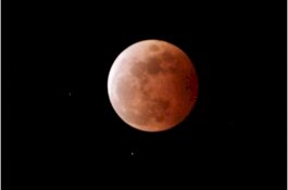 Gerhana Bulan Total 8 November, Kemenag Ajak Umat Salat Khusuf