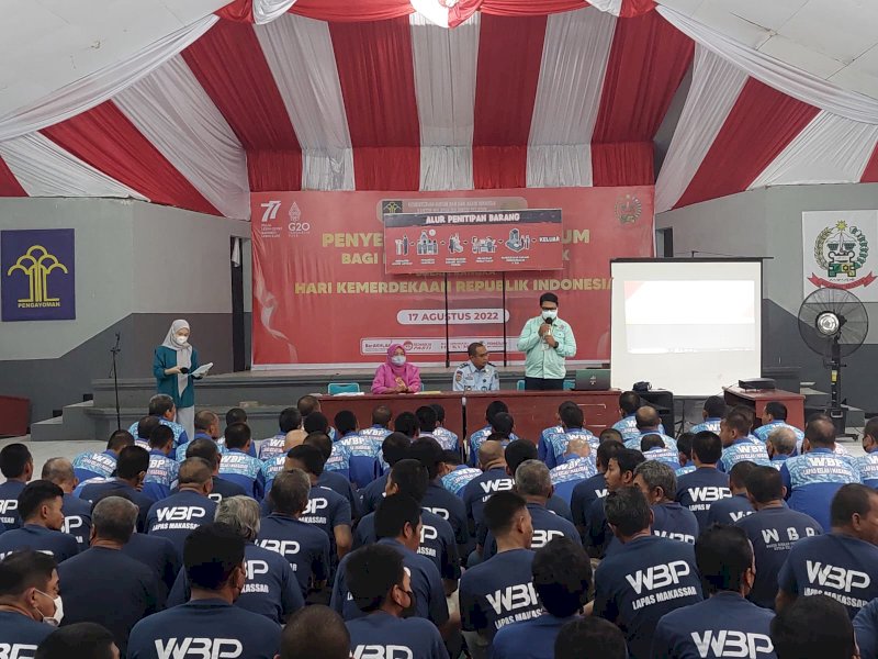 Sosialisasi pentingnya narapidana mengetahui penyakit menular seperti TBC di Lapas Kelas I Makassar. (Foto: Yamali-TB)