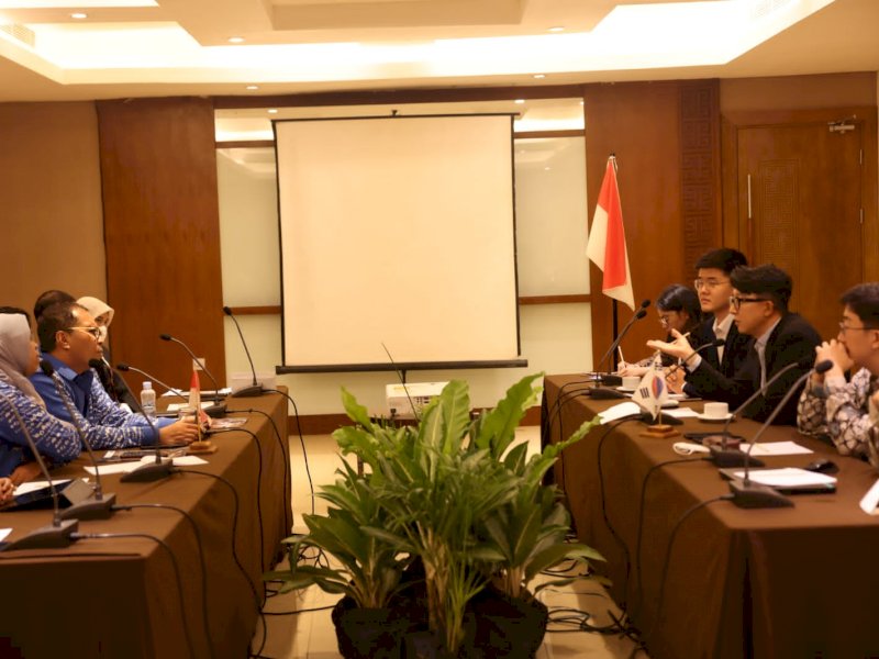 Junsung Kim Director General Korea Trade-Investment Promotion Agency (KOTRA) saat melakukan one on one meeting dengan Wali Kota Makassar Moh. Ramdhan Pomanto, di Makassar, Rabu (9/11/2022).