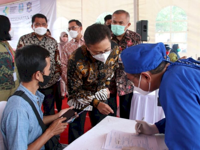 Menkes Budi Gunadi Sadikin membuka pertemuan multisektor High Mevel Meeting (HLM) Tuberkulosis 2022 di Surabaya, Jawa Timur, Rabu (9/11/2022).
