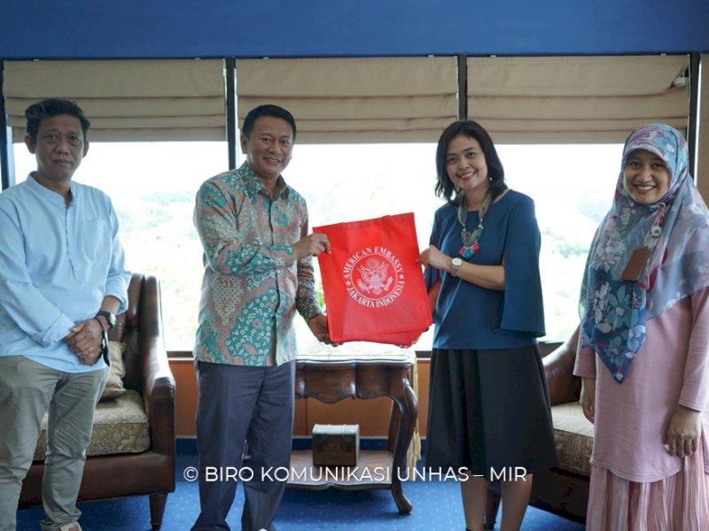 Foto : Biro Komunikasi Unhas - MIR