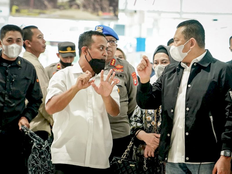 Ketua MPR RI Bambang Soesatyo berbicang dengan Gubernur Sulsel Andi Sudirman Sulaiman. (Foto: istimewa)