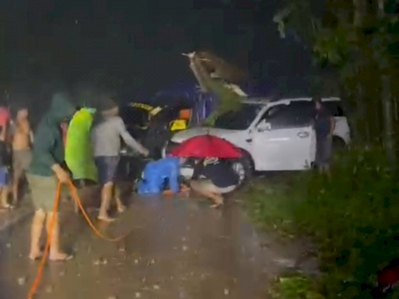 Longsor di jalan poros Malino, Kabupaten Gowa (Foto: Screenshot)