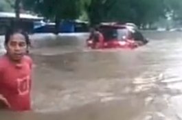 Banjir di KIMA Daya Makassar Sampai Perut