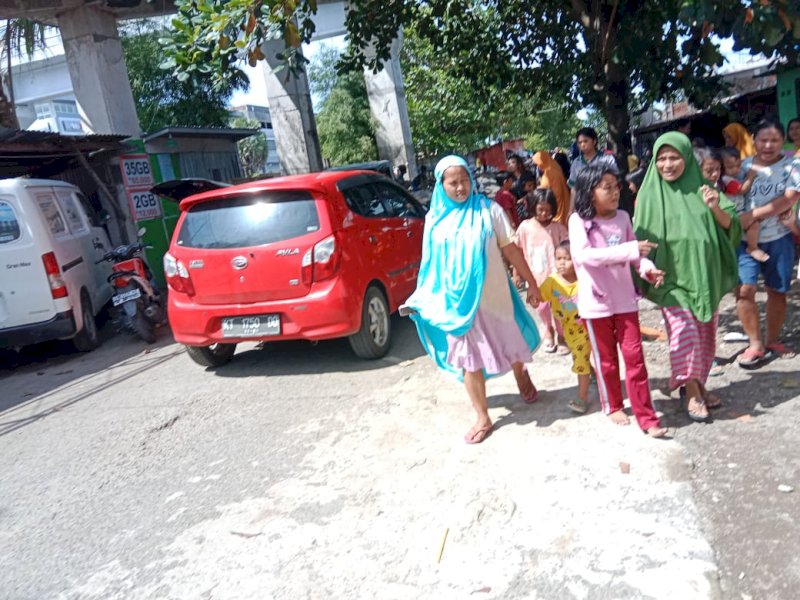 Warga temukan mayat bayi di sungai Kelurahan Rappokalling, Kecamatan Tallo, Makassar, Senin (21/11/22) siang.