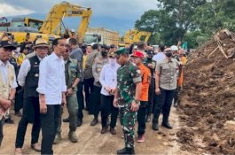 VIDEO Presiden Jokowi di Lokasi Gempa Bumi Cianjur