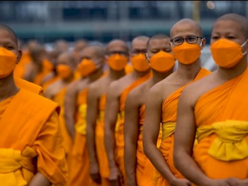 Biksu Thailand (Foto oleh Jack TAYLOR AFP)