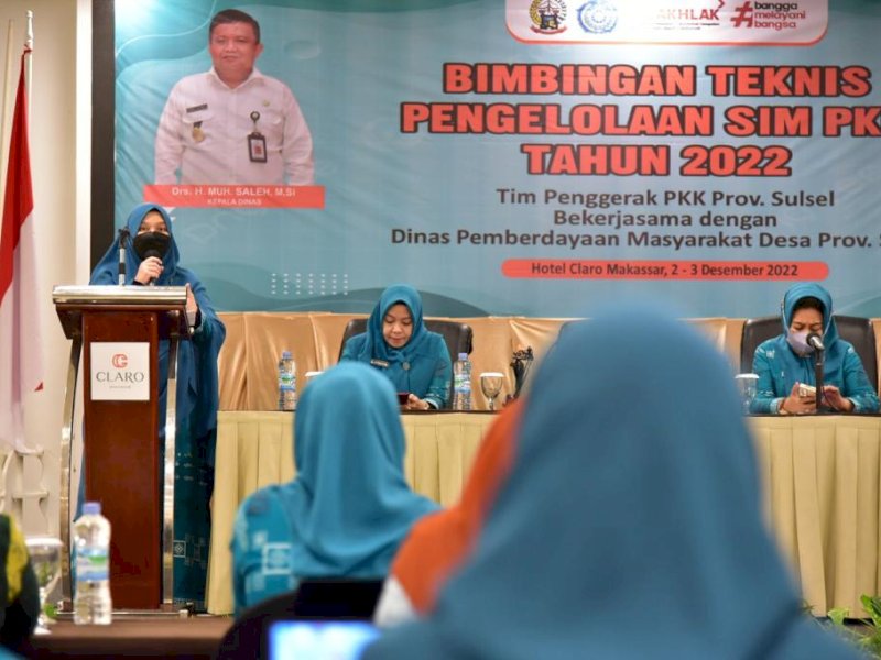 Naoemi Octarina pidato pembukaan bimbingan teknis pengelolaan sistem informasi PKK Tahun 2022, di Hotel Claro, Jl AP Pettarani, Makassar, Rabu (2/11/2022).