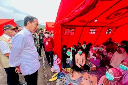 Ke Cianjur Lagi, Presiden Jokowi: Ini Nasi dan Ayam Dibawa dari Jakarta