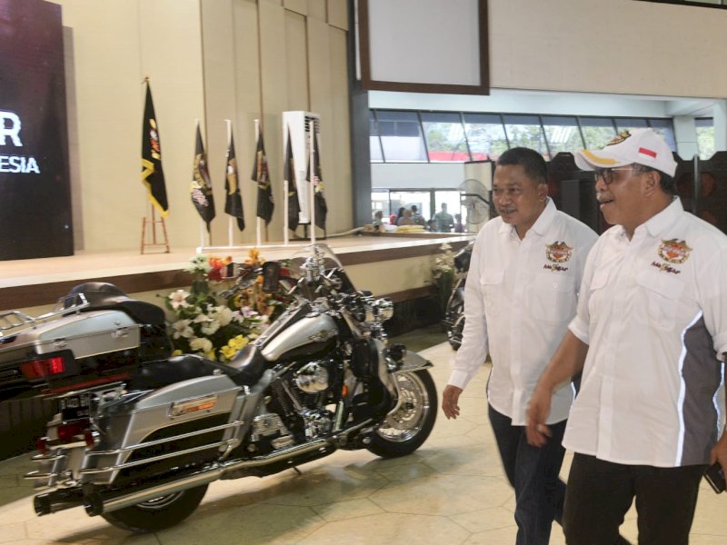 Syamsir Nugraha Syamsu Mappa ketua HDCI chapter Makassar periode 2022-2025 bersama Ilham Arief Sirajuddin. (Foto: Istimewa)