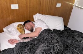 Messi Sampai Begini di Tempat Tidur