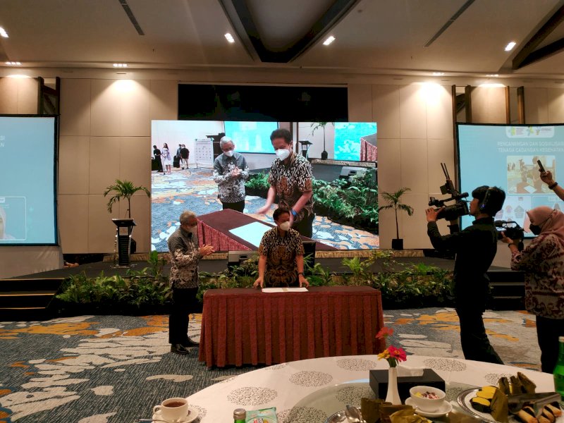 MoU antara Kementerian Kesehatan dengan BNPB) dan BMKG terkait pencanangan tenaga kesehatan cadangan di Makassar, Rabu (21/12/2022). Jejakfakta/Atri Suryatri Abbas
