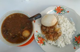 Harga Bersahabat dan Nikmat, 'Assauna' Rekomendasi Kuliner Sop Saudara di Makassar&nbsp;