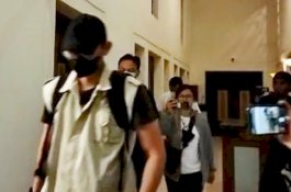 KPK Enam Jam Geledah Kantor Gubernur Jatim, Buntut Korupsi Dana Hibah dengan Tersangka Sahat Tua Cs