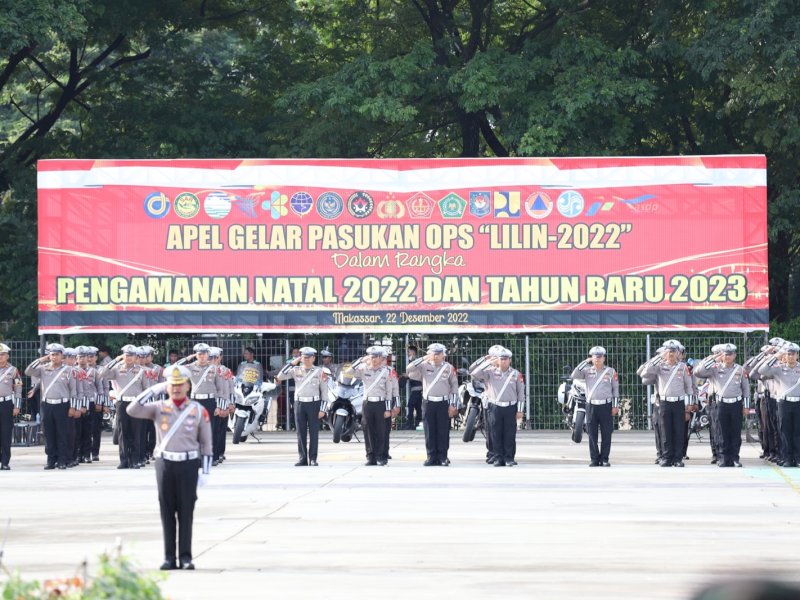 Apel Gelar Pasukan Operasi Lilin Jelang Natal dan Tahun Batu 2023 digelar di Tribun Lapangan Karebosi, Kamis (22/12/2022). - Jejakfakta/Istimewa