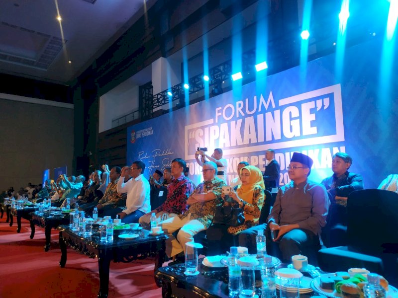 Forum Sipakainge menghadirkan sejumlah tokoh Pendidikan se-Makassar di Hotel Four Points Makassar, Rabu, (21/12/2022) malam. Jejakfakta/Atri Suryatri Abbas