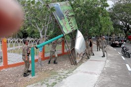 Tak Kantongi Izin dan Menganggu Keindahan Kota, Satpol PP Tertibkan Baliho&nbsp;