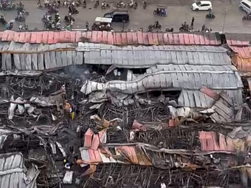 Pantauan Rabu (28/12/22): dampak kebakaran Pasar Sentral Makassar, Selasa (27/12/22) malam, lebih 900 kios pedagang ludes terbakar. 