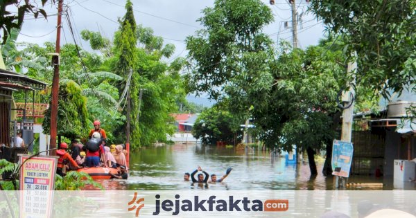 Banjir di Perumnas Antang Makassar Masih Sedada, DMC IKA Teknik Unhas ...