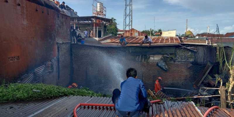 4 Rumah Terbakar di Jl Emmy Saelan, Dg Naba: Habis Tinggal Baju Saya Pakai