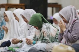 Malam Tahun Baru, Ketua TP PKK Makassar Zikir Bersama di Baruga Anging Mammiri