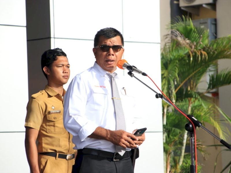 Bupati Bulukumba Andi Muchtar Ali Yusuf memimpin apel Gabungan OPD di halaman Kantor Bupati awal tahun 2023, Senin (02/01/2023). @Jejakfakta/Istimewa