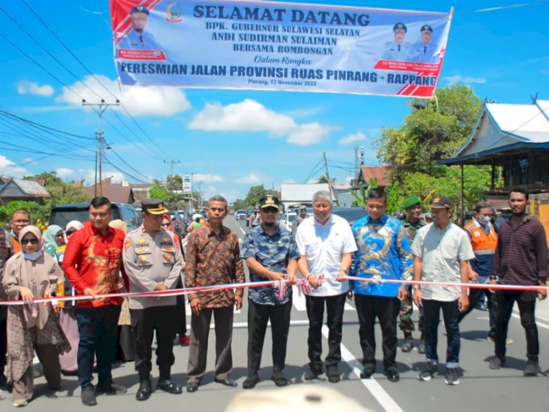 Peresmian jalan Provinsi ruas jalan Pinrang - Rappang. @Jejakfakta/ist.