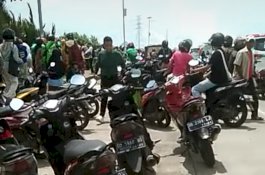 Mayat Pria Tergantung di Kolong Jembatan Jl Dr Leimena Makassar