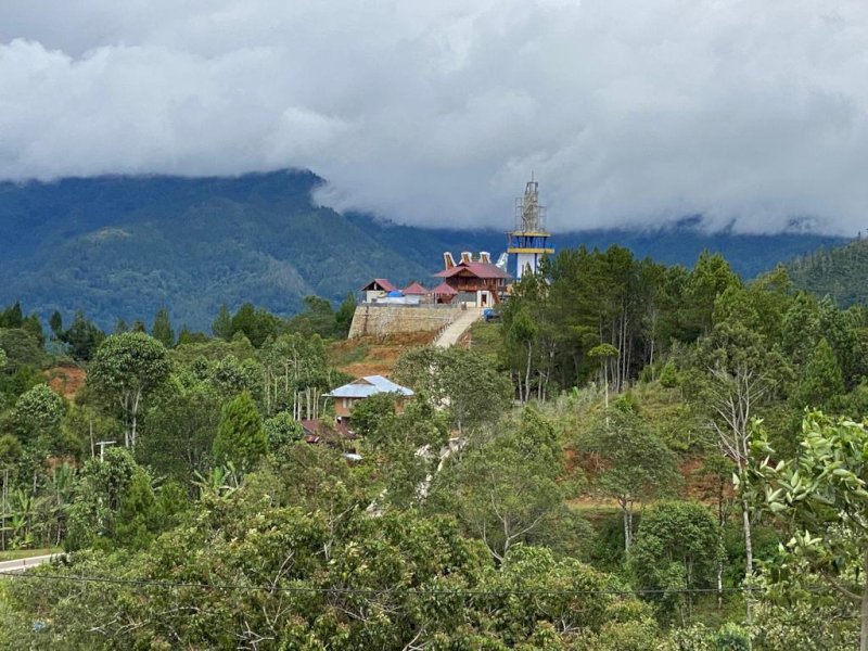 Pembangunan Villa di kawasan Hutan Lindung Pongtorra di Toraja Utara. @Jejakfakta/Dok. Walhi Sulsel