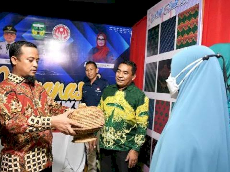 Pemprov Sulsel memberikan sertifikasi gratis bagi 1.450 UMKM. @Jejakfakta/Dok Humas Pemprov Sulsel