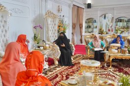 Naoemi: Melahirkan di Usia Muda Berbahaya Bagi Kesehatan Ibu dan Anak