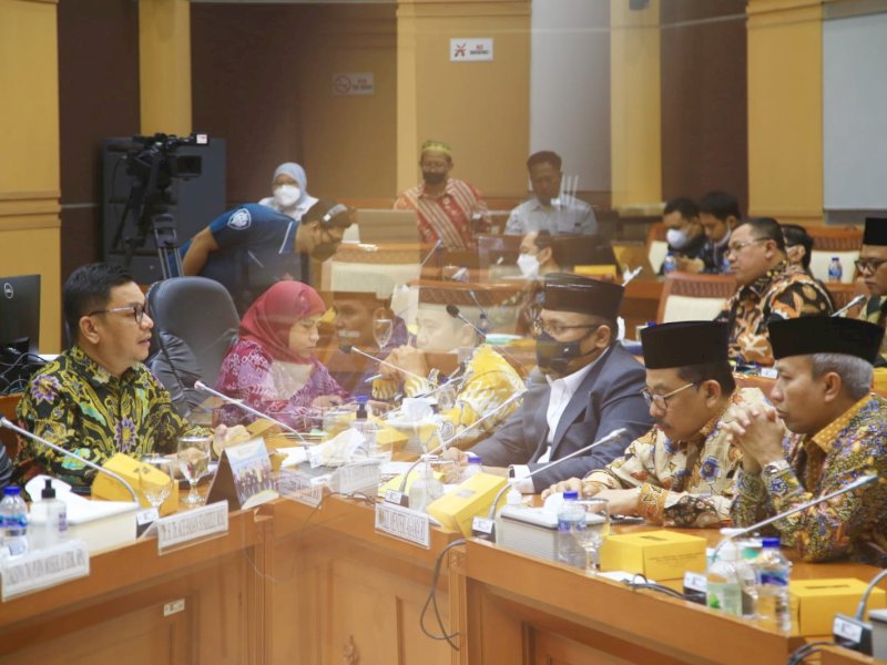 Menag Yaqut Cholil Qoumas saat memberikan paparan pada Rapat Kerja bersama Komisi VIII DPR, Kamis (19/1/2023). @Jejakfakta/Ist.