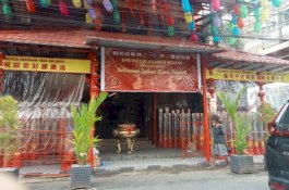 Klenteng Bersolek Sambut Tahun Baru Imlek