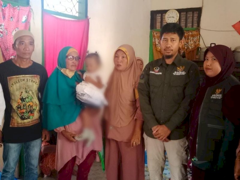 Hasifa, balita penderita tumor merupakan warga Desa Awogading, Kecamatan Lamasi, Kabupaten Luwu dirujuk ke RSUD Labuang Baji di Makassar. @Jejakfakta.com/Ist.