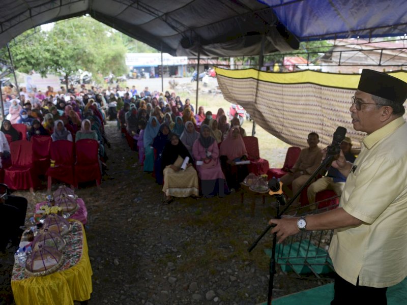 &nbsp;Arief Sirajuddin (IAS) menyambangi kediaman H Kuddus, di Desa Bantu Kampiri, Kecamatan Ponrang, Luwu, Senin (23/1/2023).&nbsp; @Jejakfakta/Reza Arifuddin
