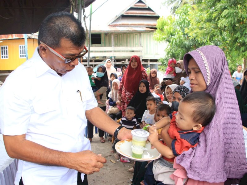 Bupati Andi Utta meminta kepada seluruh Tim Percepatan Penurunan Stunting dan Jajaran DPPKBP3A Bulukumba menekan keluarga beresiko stunting. @Jejakfakta/Ist.