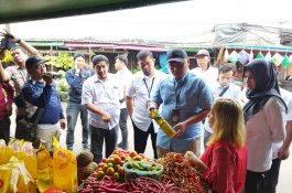 Sidak Pasar, KPPU dan Disdag Sulsel Pastikan Bahan Pokok Masyarakat Aman
