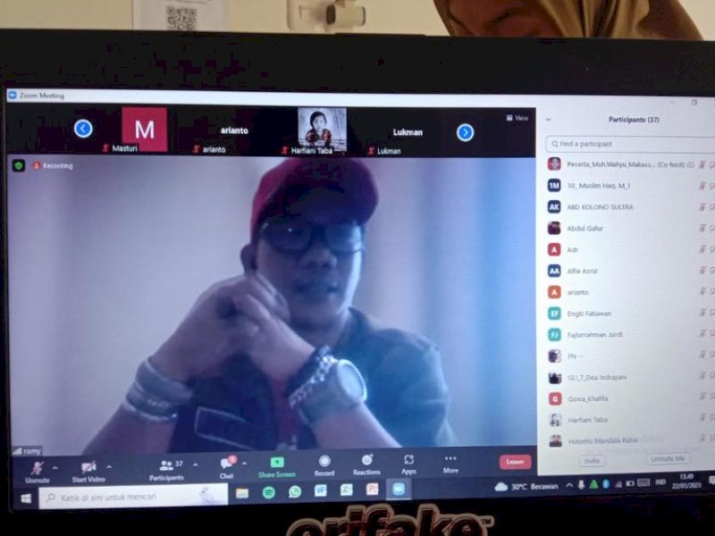 Romy Harminto, Anggota Komisioner Pemilihan Umum (KPU) Kota Makassar saat memberikan materi pada Training Pemilu JPPR Sulsel. @Jejakfakta/Samsir