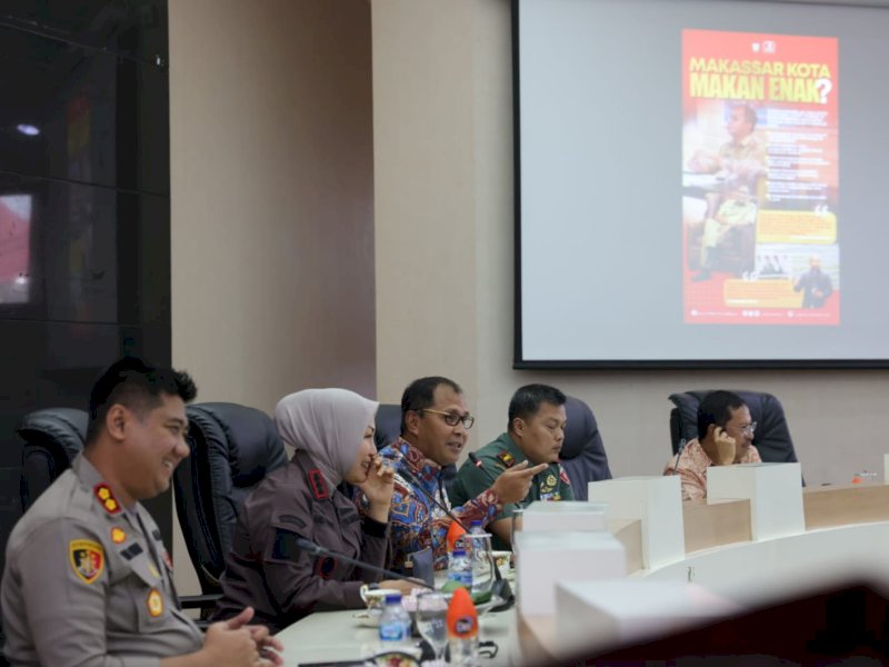 Wali Kota Makassar Moh Ramdhan 'Danny' Pomanto menggelar Rapat Pengendalian Inflasi Daerah 2023 di Ruang Rapat Sipakatau, Balaikota, Kamis, (26/01/2023). @Jejakfakta/dok. Pemkot Makassar