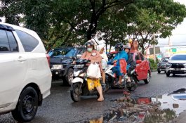 Kerap Terjadi Kecelakaan, Warga Minta Ruas Jalan Hertasning Rusak dan Berlubang Segera Diperbaiki