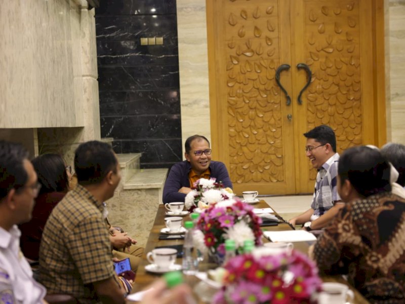 Wali Kota Makassar Moh Ramdhan  Pomanto mendukung sistem transportasi antarmoda terpadu di Kawasan Jl Sudirman, Makassar. @Jejakfakta/Dok. Humas Pemkot Makassar