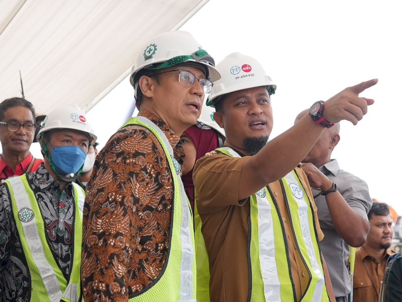 Menteri Kesehatan RI, Budi Gunadi Sadikin bersama Gubernur Sulawesi Selatan, Andi Sudirman Sulaiman pada peletakan baru pertama Rumah Sakit UPT Vertikal Makassar. @Jejakfakta/dok. Humas Pemprov Sulsel