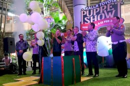 Kalla Toyota Puppet Show Hadirkan 30 Tenan Makanan & Fashion UMKM di Makassar