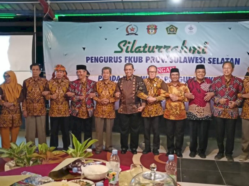 Silaturahim FKUB Sulsel dengan Pemkab Wajo, Pengurus FKUB Wajo, Pimpinan Majelis dan Tokoh Agama se-Kabupaten Wajo, di Rooftop Sallo Hotel Sengkang, Rabu (1/02/2023). @Jejakfakta/Dok Kemenang Sulsel