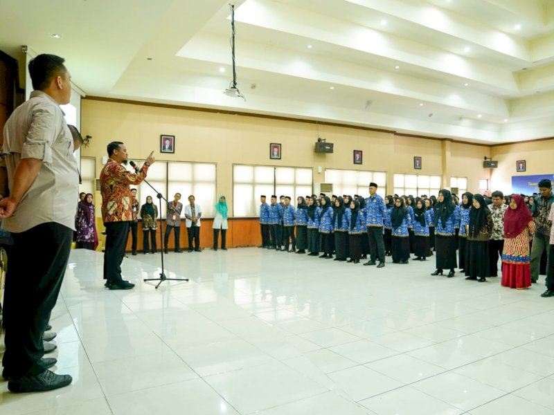Gubernur Andi Sudirman Sulaiman memberikan motivasi kepada 270 Peserta Latihan Dasar (Latsar) CPNS Pemerintah Provinsi Sulawesi-Selatan 2023. @Jejakfakta/Dok. Pemprov Sulsel