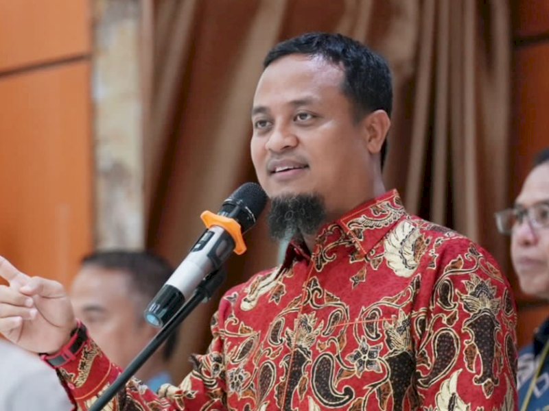 Gubernur Sulawesi Selatan Andi Sudirman  mengangkat 63 Tenaga Ahli TGUPP Pemprov Sulsel. @Jejakfakta/Humas Pemprov Sulsel