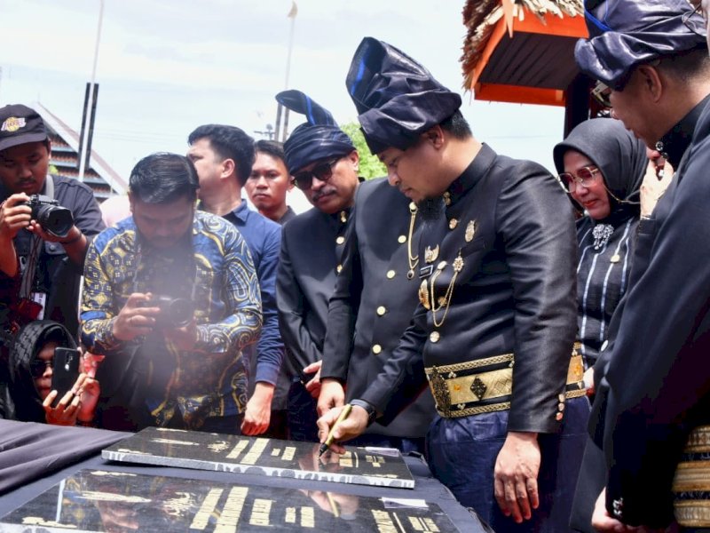 Gubernur Sulsel, Andi Sudirman Sulaiman meresmikan jalan ruas Batu Tongkarayya - Goa Passea, Kabupaten Bulukumba. @Jejakfakta/Dok. Pemprov Sulsel