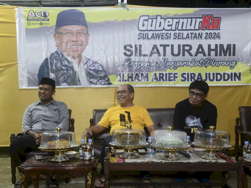 Ilham Arief Sirajuddin (IAS) silaturahmi bersama warga Suppa Pinrang, Sabtu malam (4/2/2023). @Jejakfakta/Reza Arifuddin