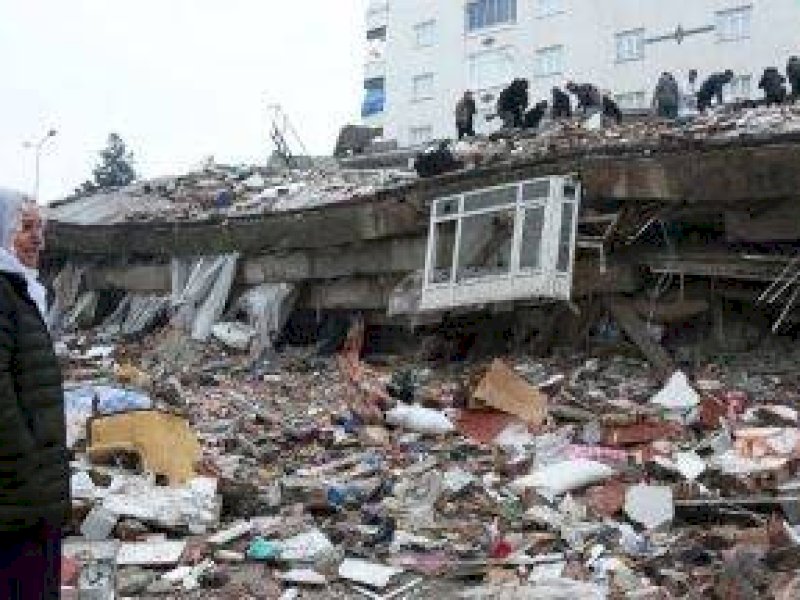 gempa 7,8 magnitudo yang mengguncang wilayah Diyarbakir,
Turki, Senin (6/2/2023). (Reuters).